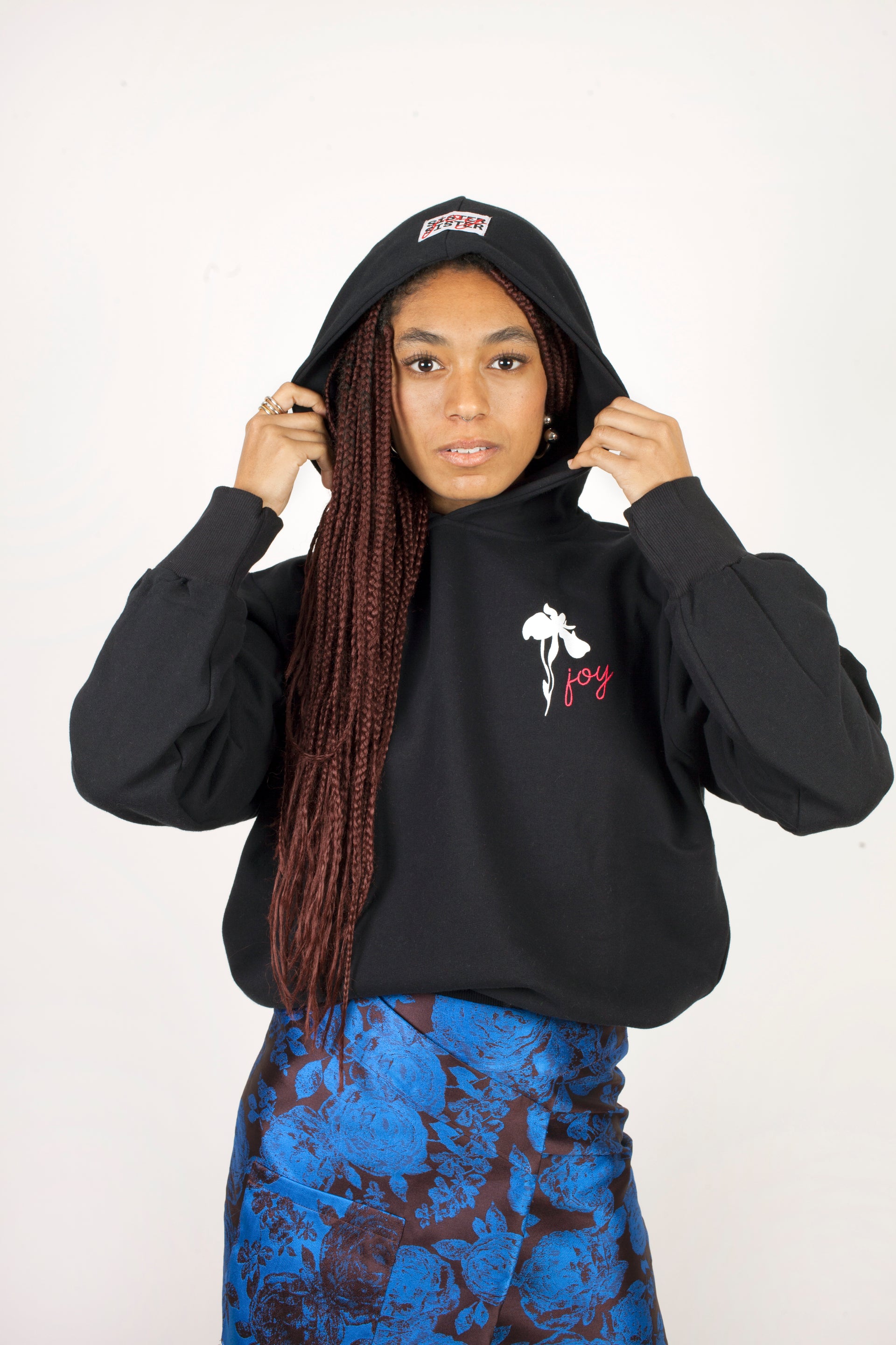#J016 HOODIE NEGRO